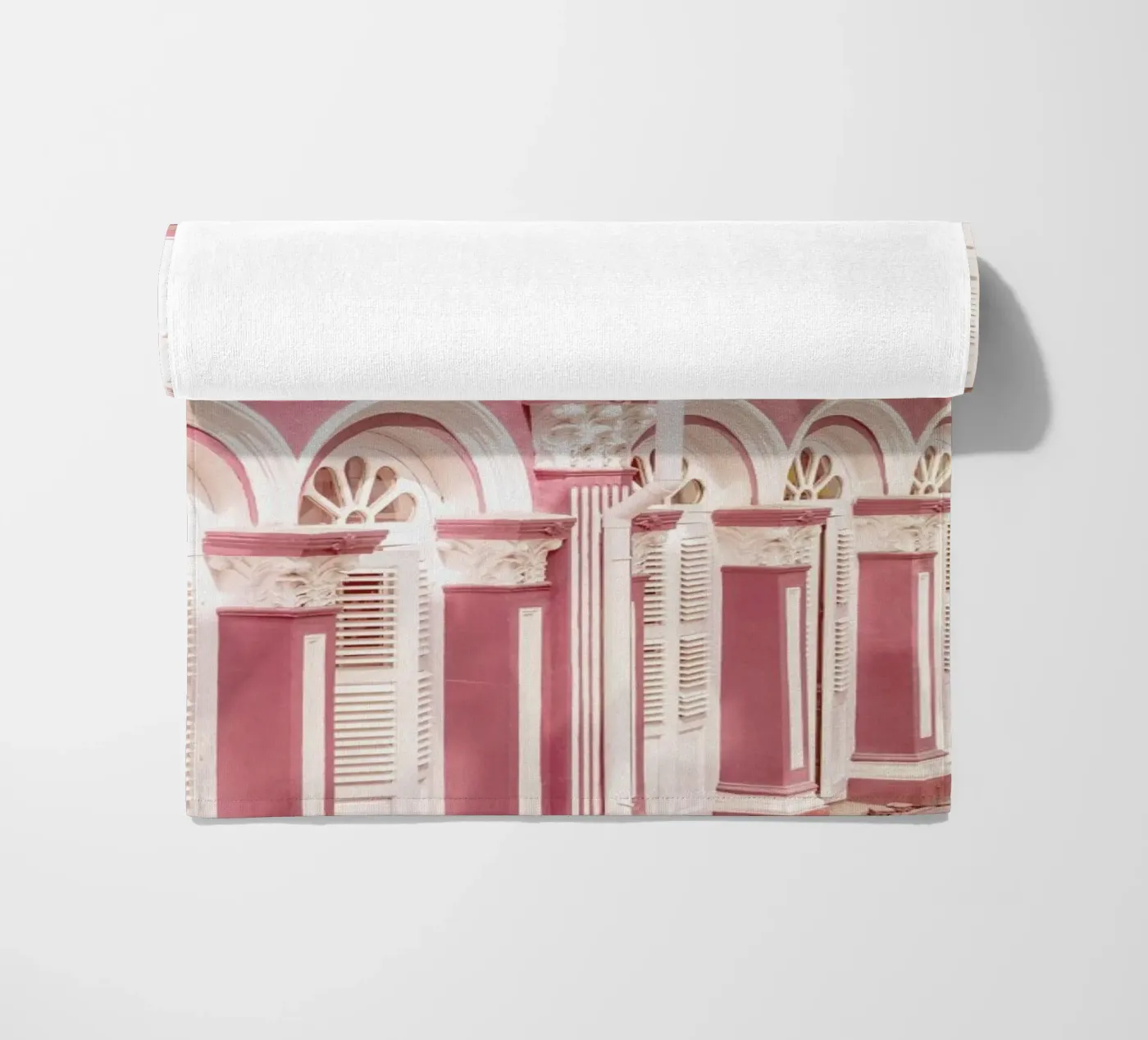 Pink Facade telo mare da METROPOLIS