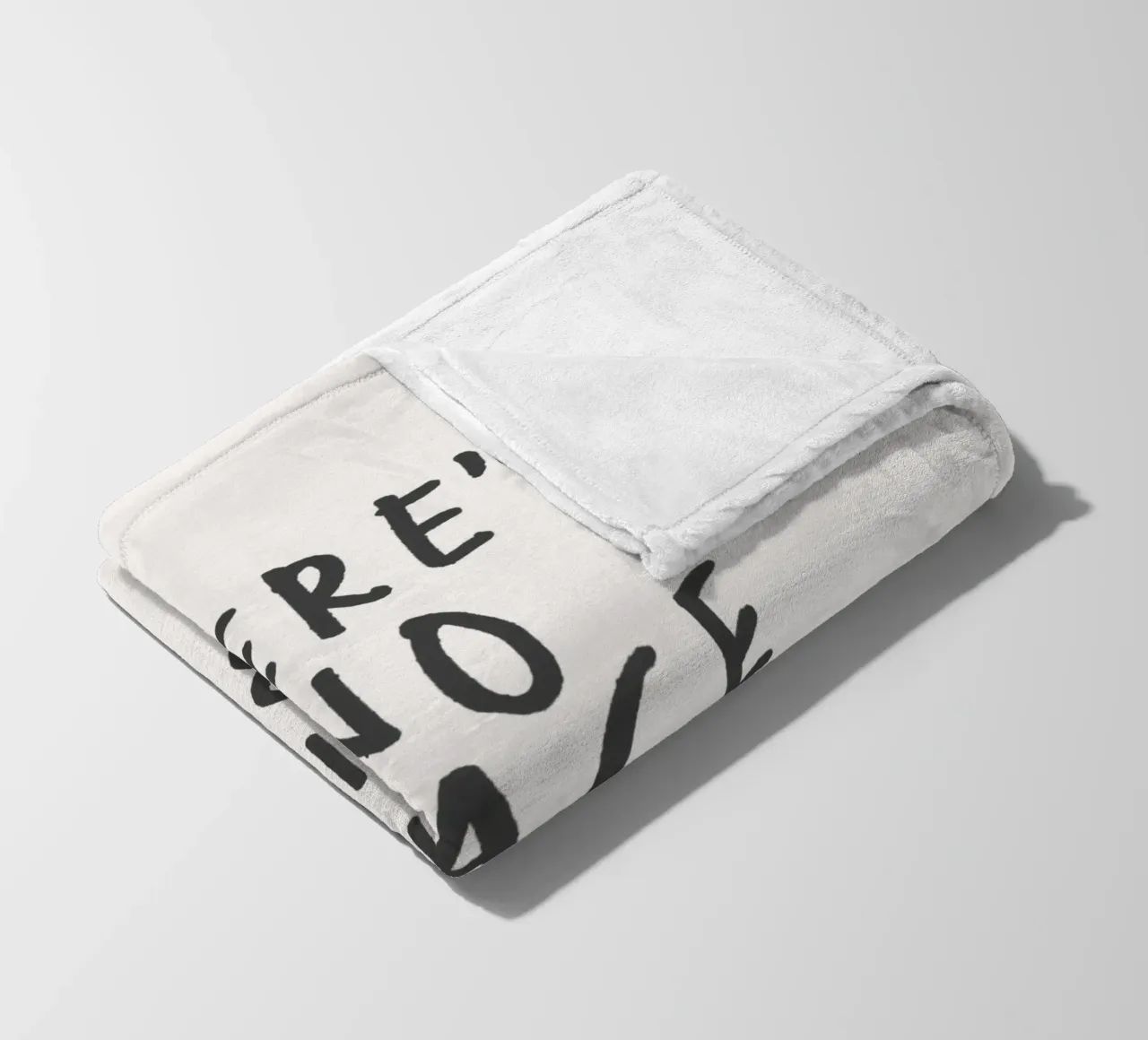 Non c'è posto come il letto Stampa tipografica in bianco e nero coperta in pile da THE MOTIVATED TYPE