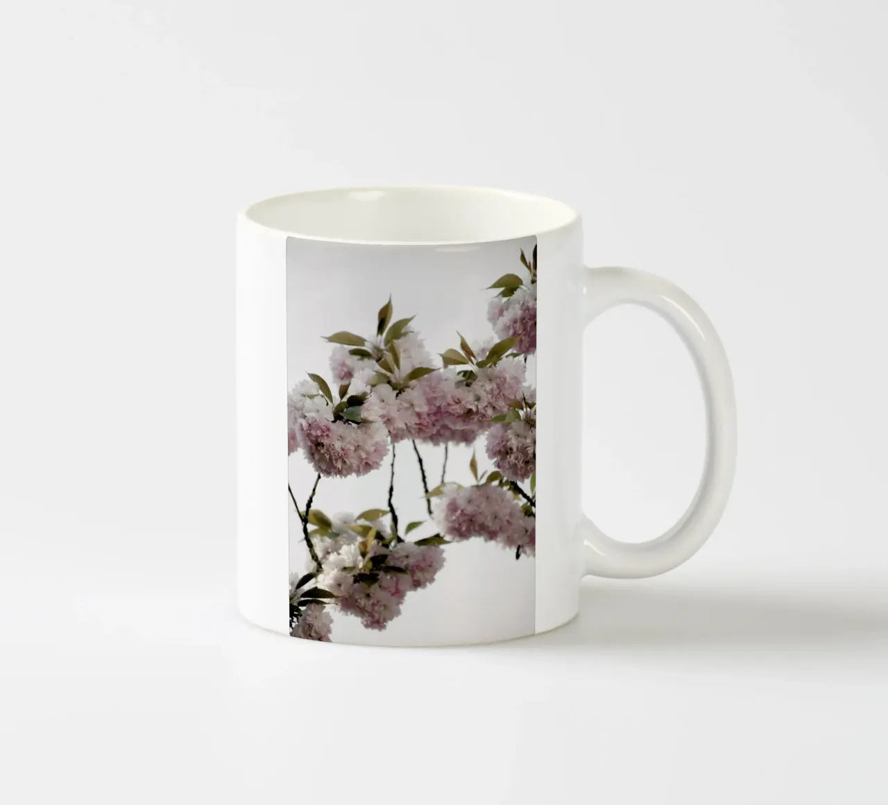 Clouds Of Cherry Flowers tazza in ceramica da Studio Nahili