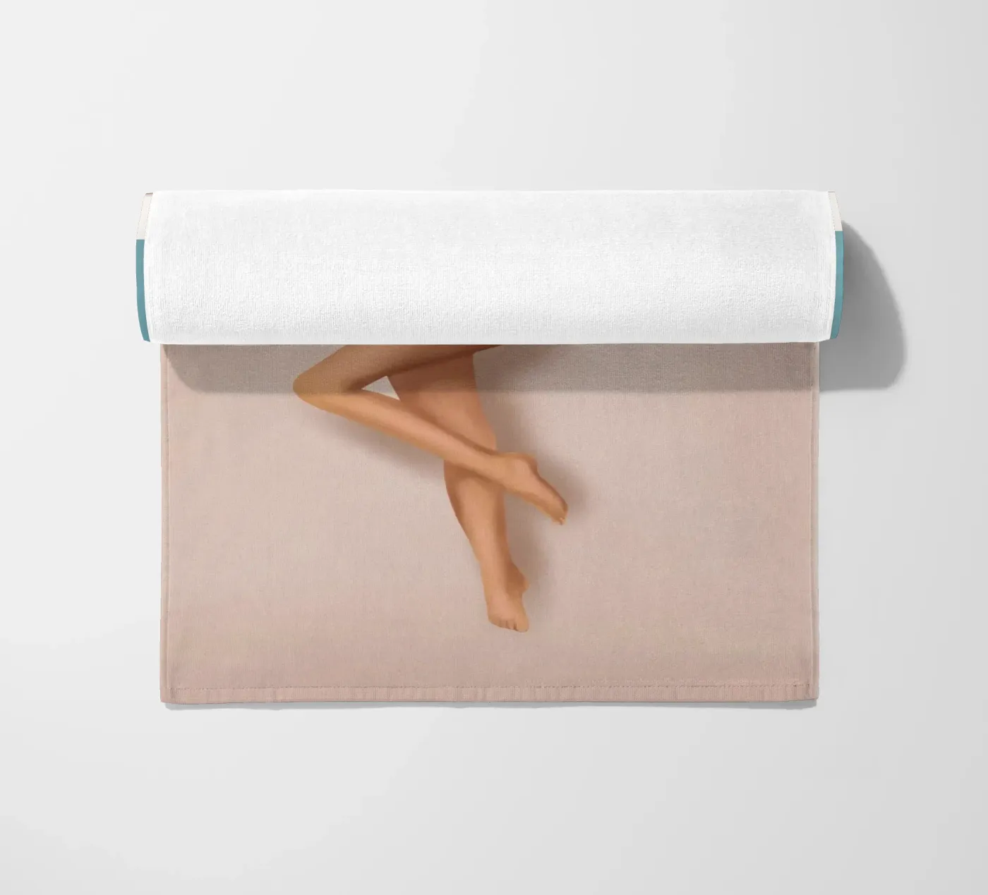 At the pool telo mare da Flow Line