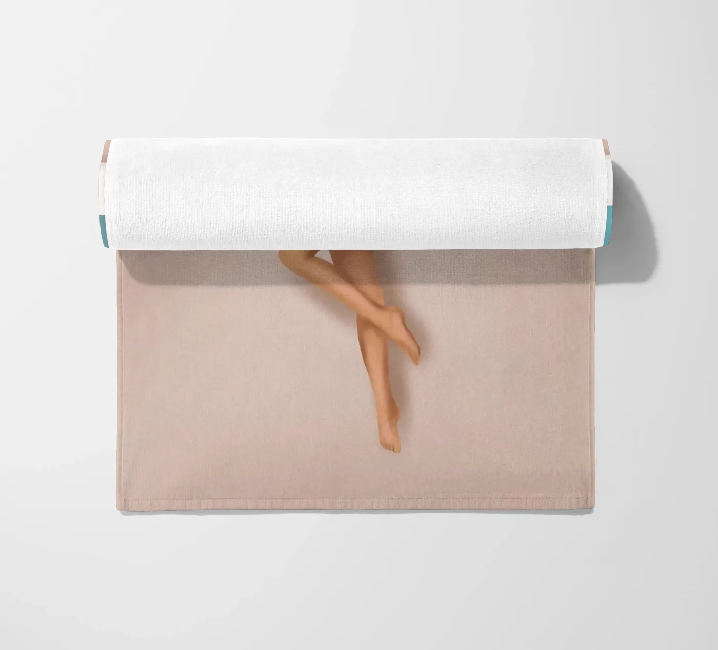 At the pool telo mare da Flow Line