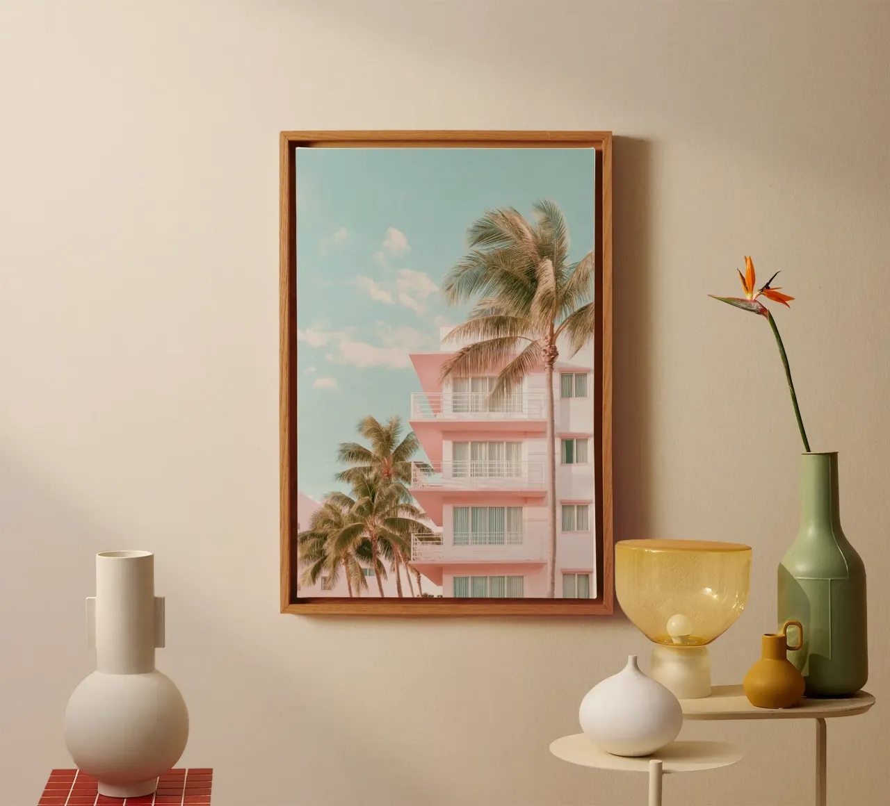 Edificio tropicale rosa pastello tela con Cornice a cassetta da Indigo Tides Art