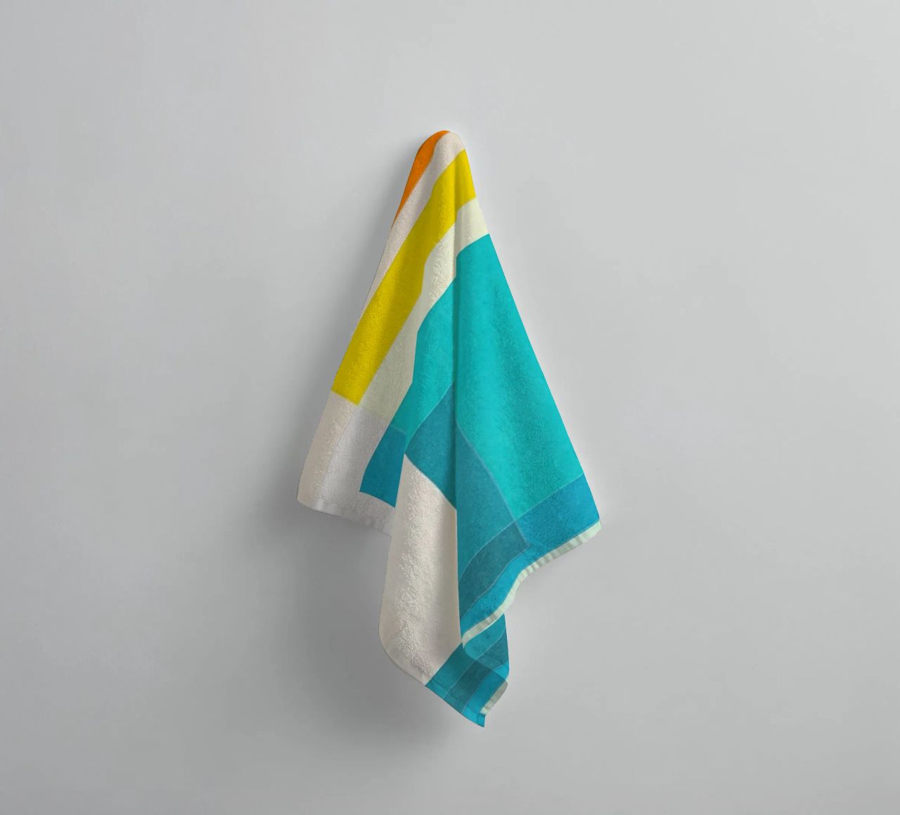 Forward - Forme geometriche astratte di colore blu verde acqua asciugamano da bagno da lovely lines