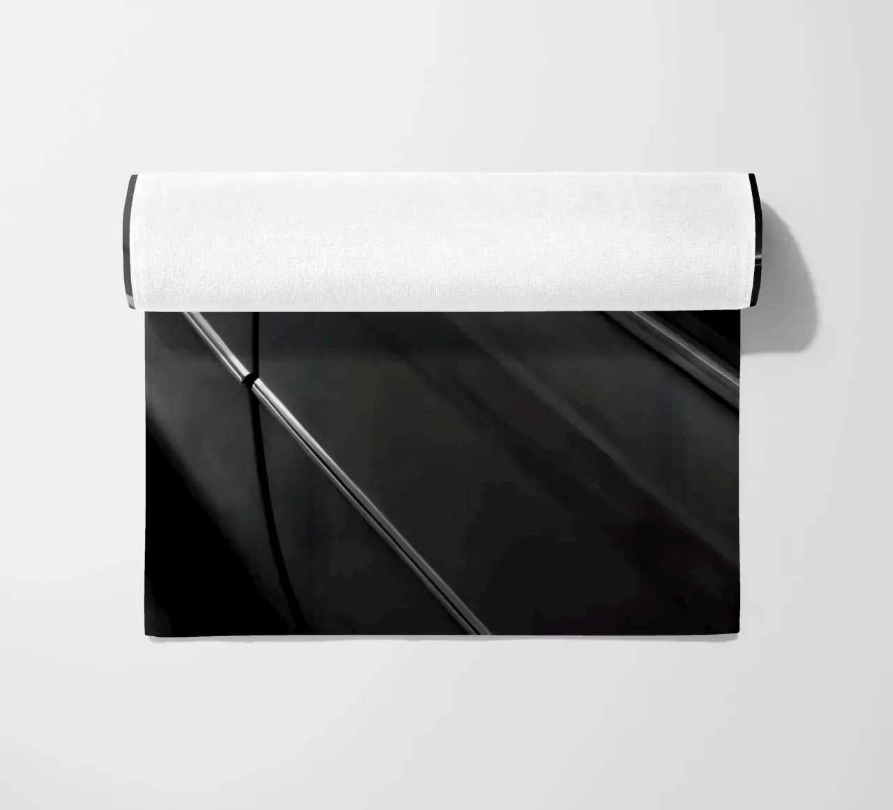 Auto d'epoca monocromatica telo mare da CAR EDITION