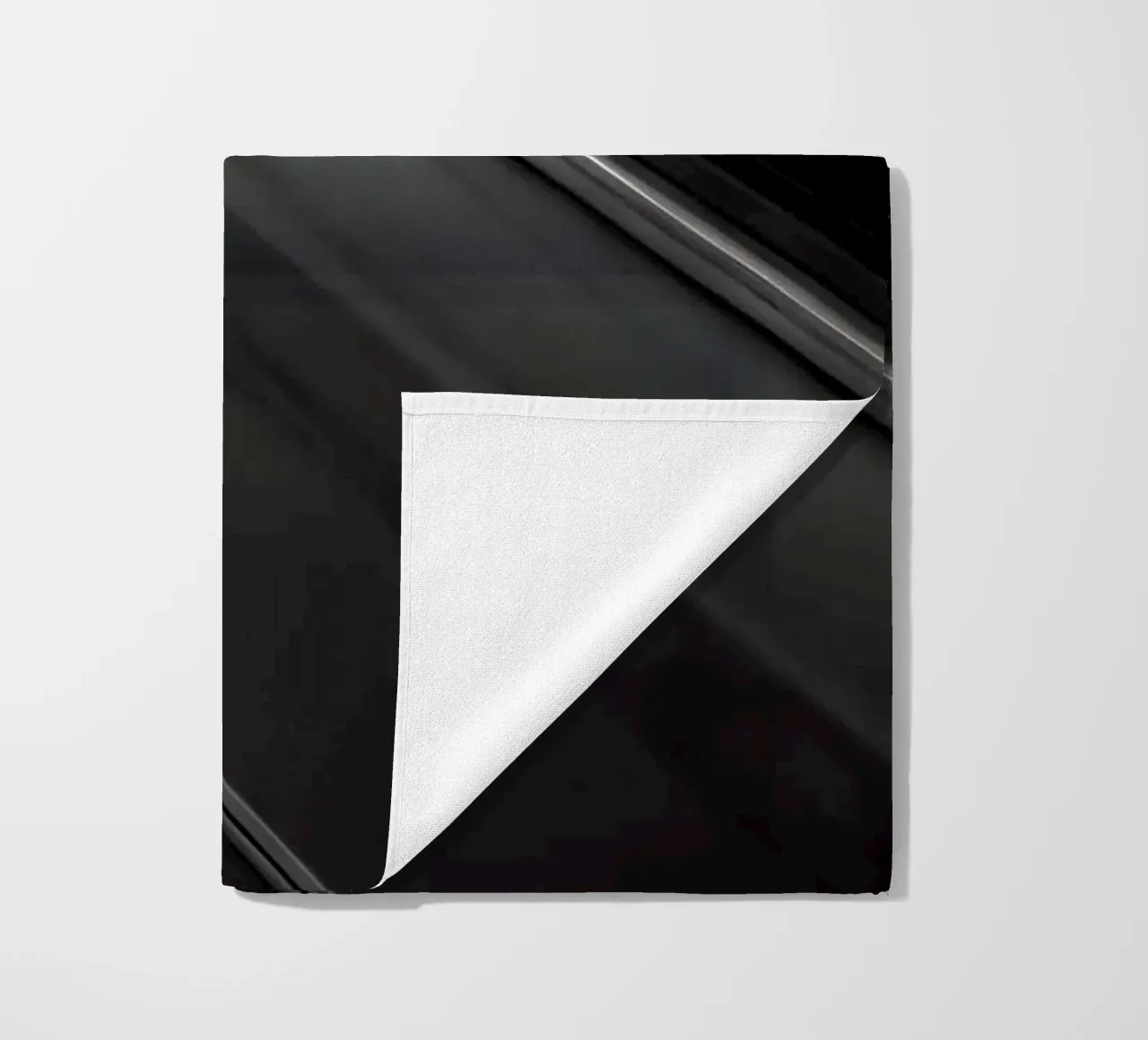 Auto d'epoca monocromatica telo mare da CAR EDITION