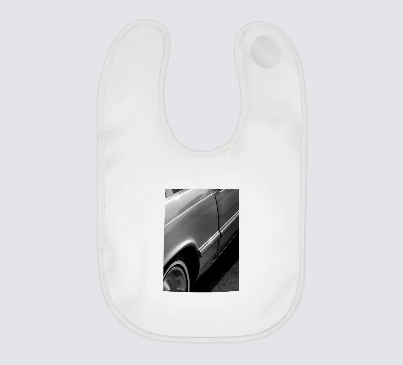 Monochrome Oldtimer Babylätzchen von CAR EDITION