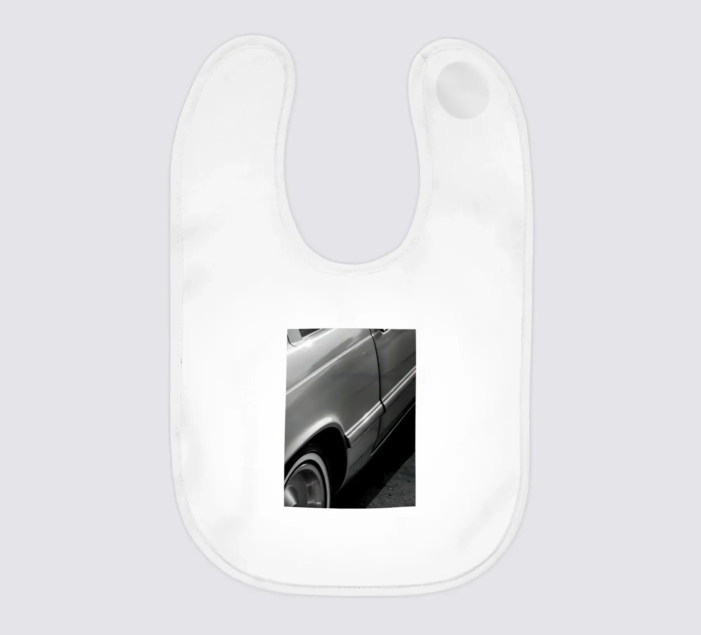 Monochrome Oldtimer Babylätzchen von CAR EDITION