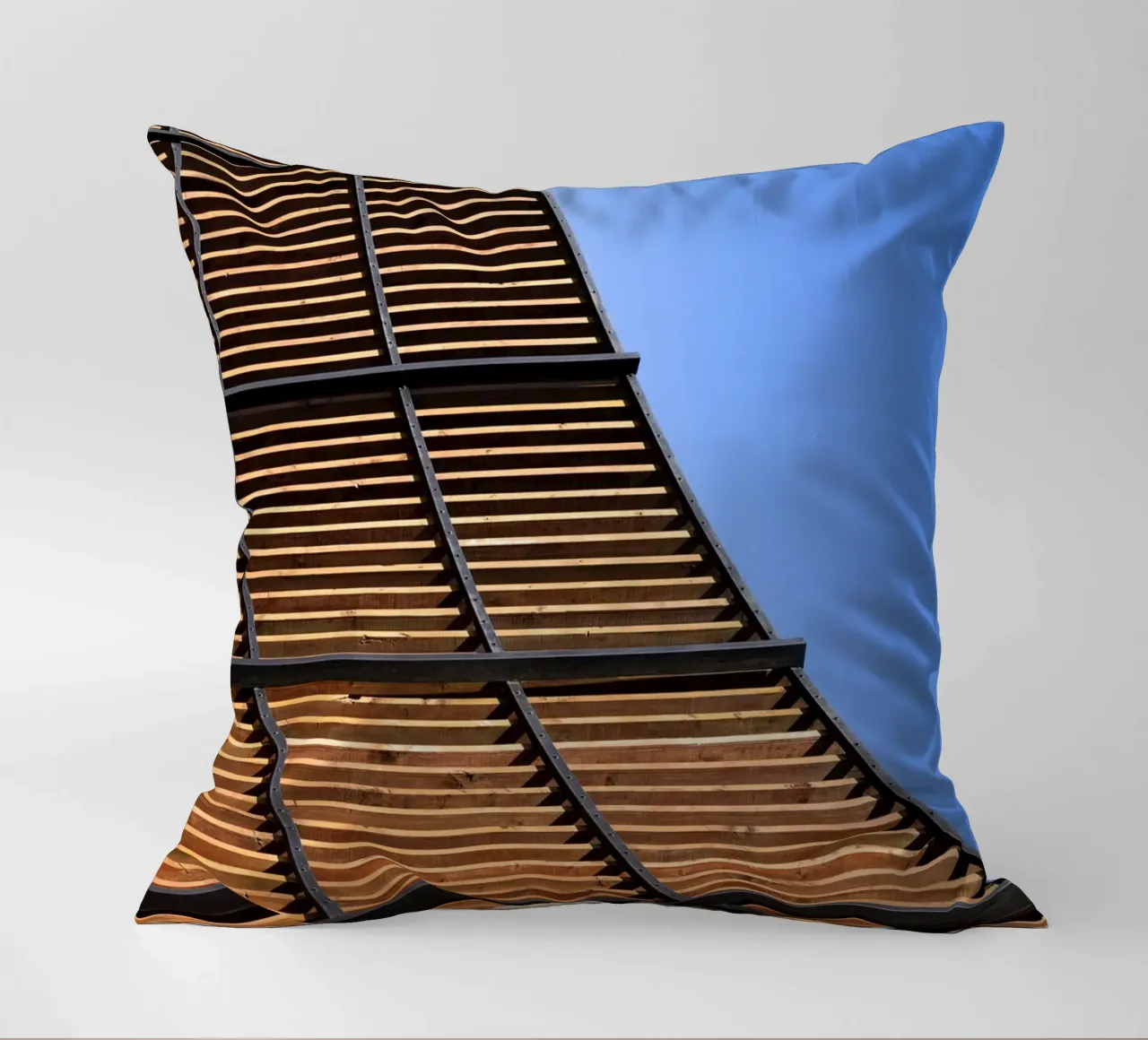 Curve cuscino da rafael campezato