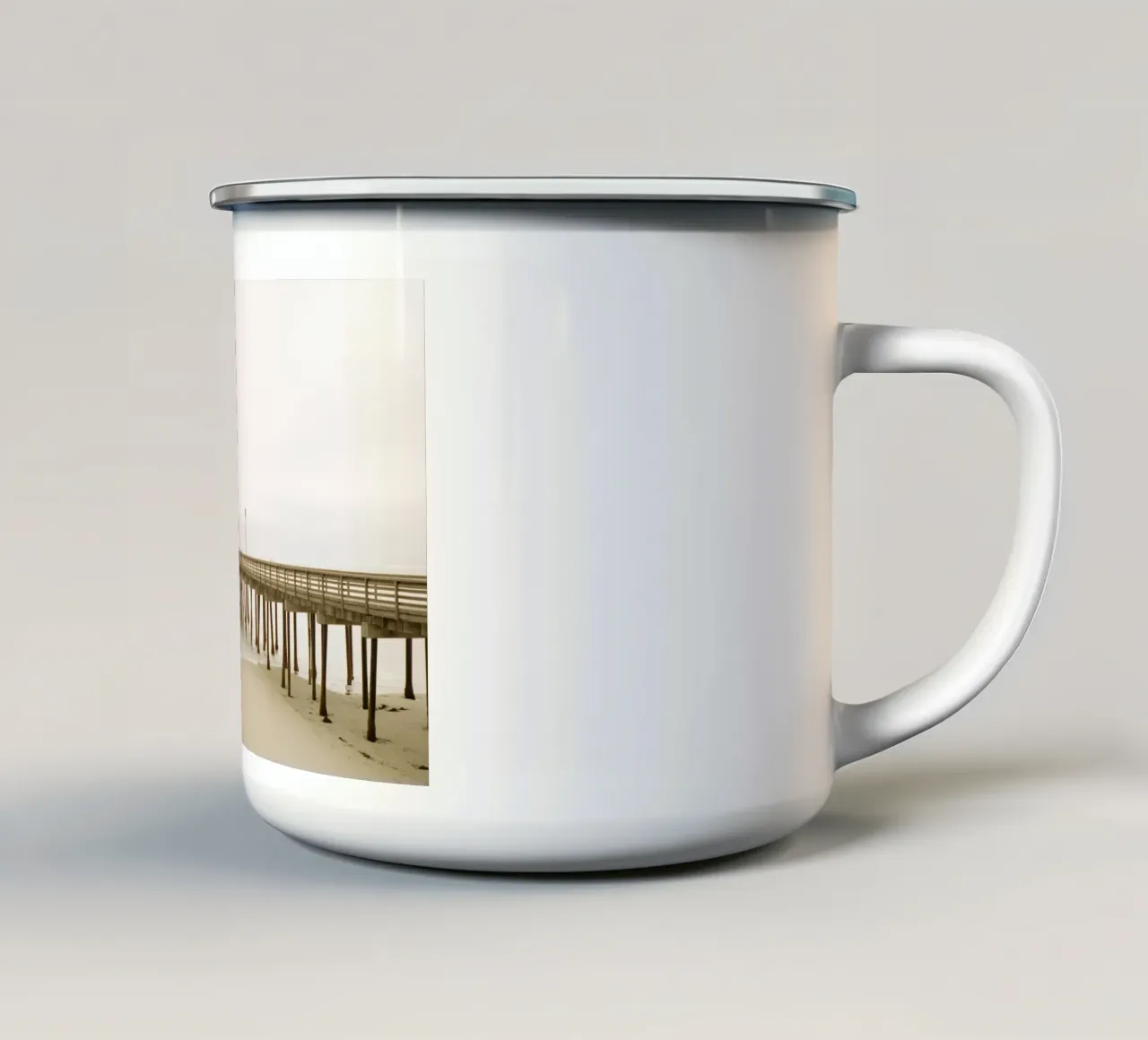 Molo costiero tazza in smalto da Indigo Tides Art