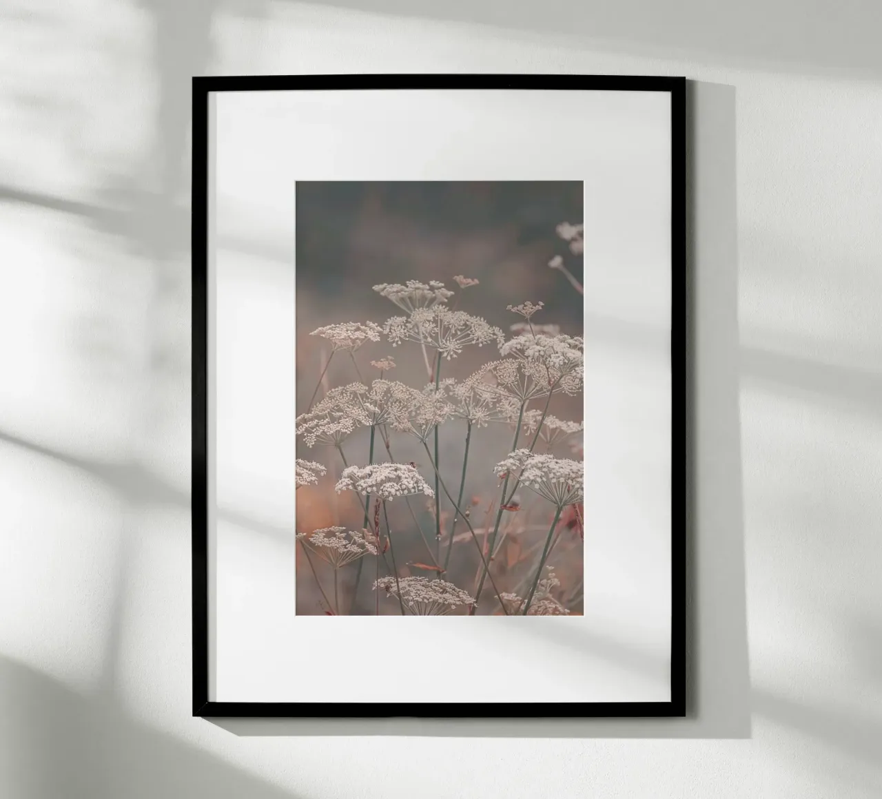 Mystic Garden Peach poster con telaio in plastica da Monika Strigel