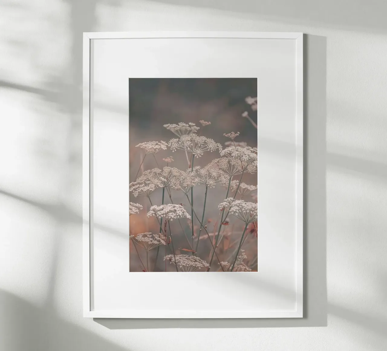 Mystic Garden Peach poster con telaio in plastica da Monika Strigel