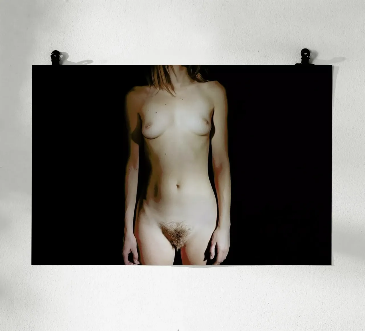 Nudity is Nature poster con telaio in legno da Aysha Banos