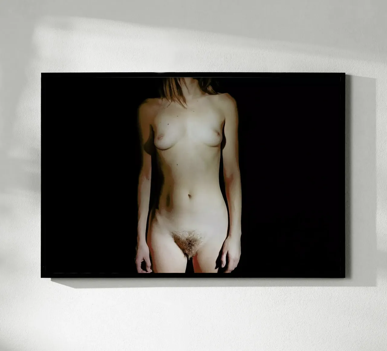 Nudity is Nature poster con telaio in legno da Aysha Banos