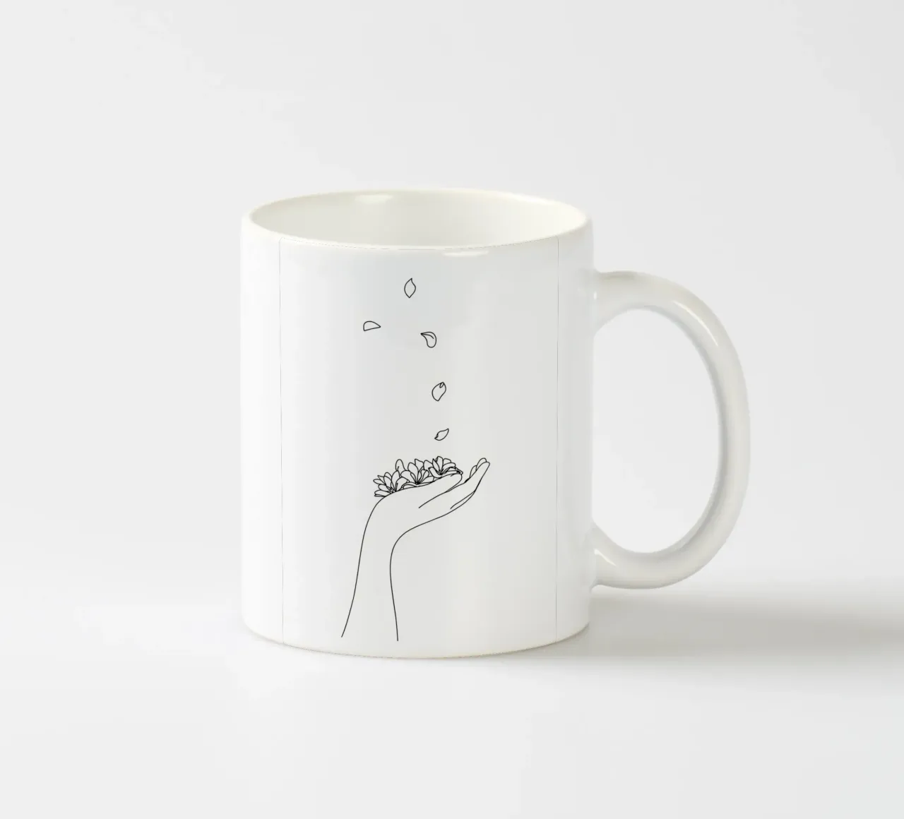 Petali di fiori in mano Line Art minimalista tazza in ceramica da Viv Line Art