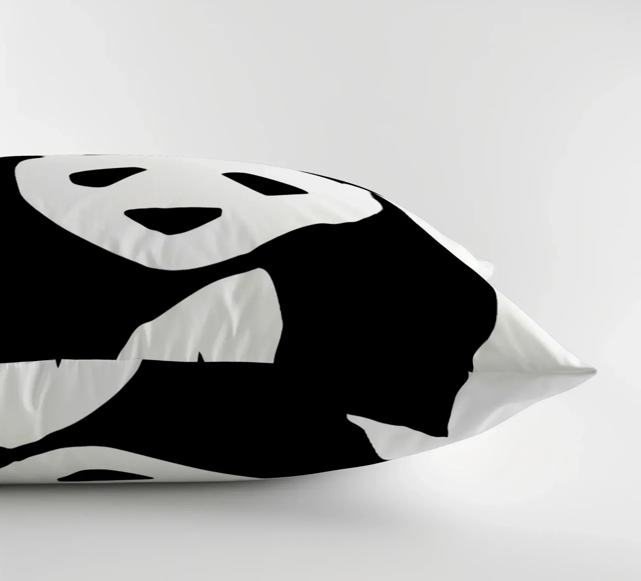 animale carino cuscino da James M Coyle