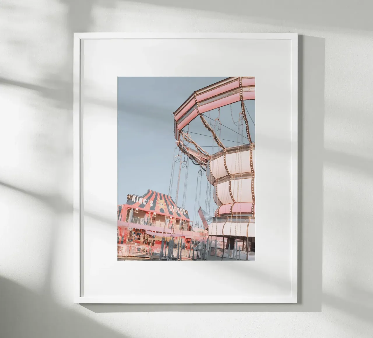 Luna Park d'epoca poster con telaio in alluminio da Moon  Bloom