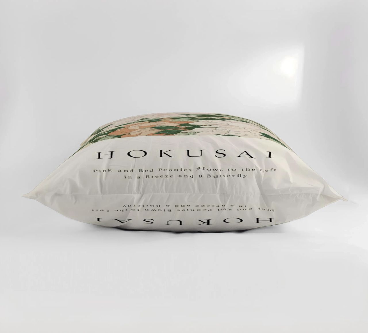 Hokusai - Pink and Red Peonies Blown to the Left in a Breeze and a Butterfly coussin de ARTOTHEK