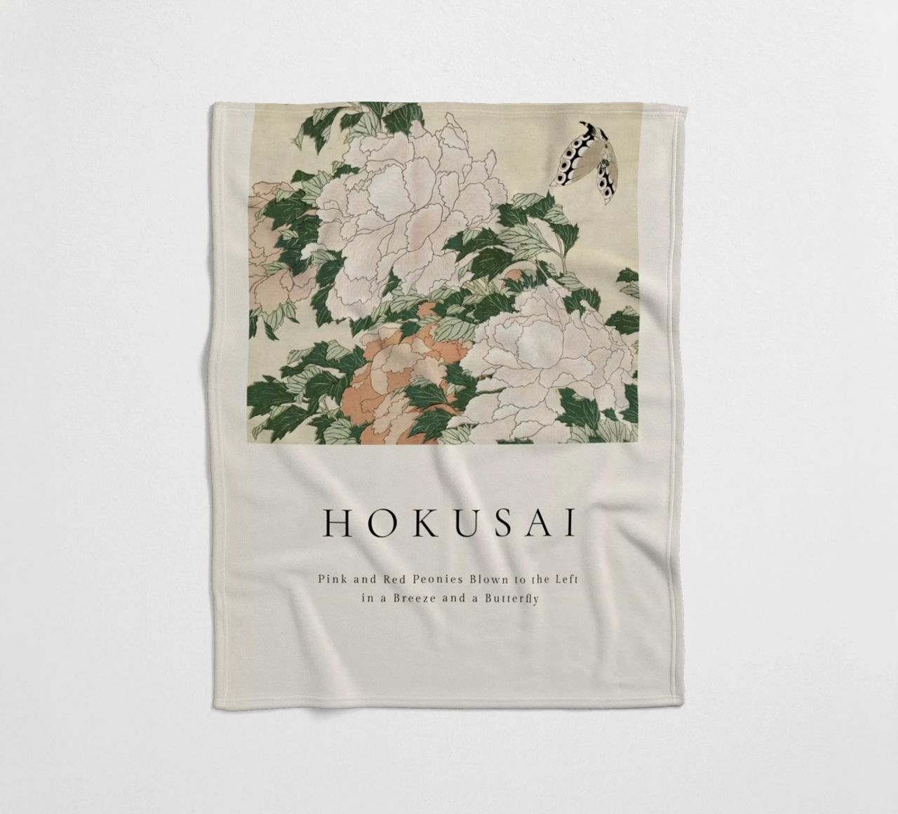 Hokusai - Pink and Red Peonies Blown to the Left in a Breeze and a Butterfly plaid polaire de ARTOTHEK