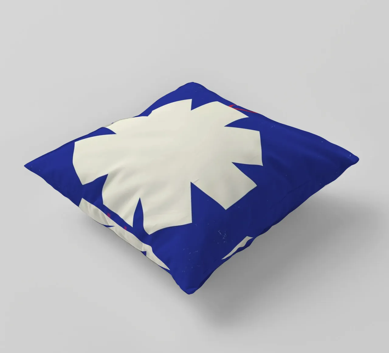 Simple Snowflake cuscino da daylight design studio