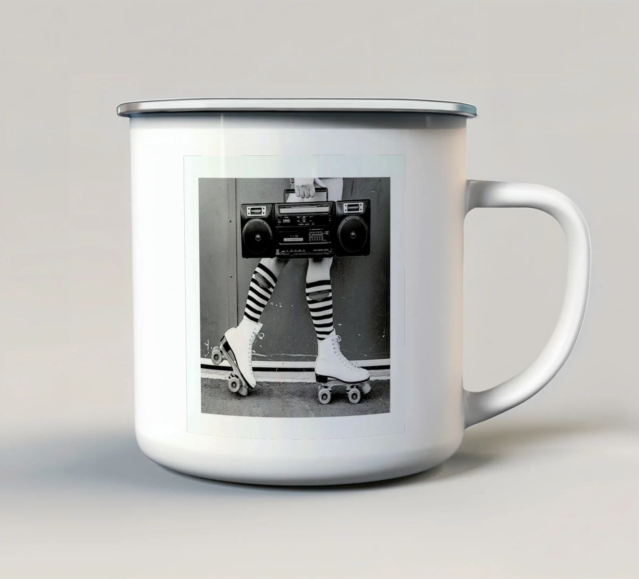 Boombox tazza in smalto da METROPOLIS