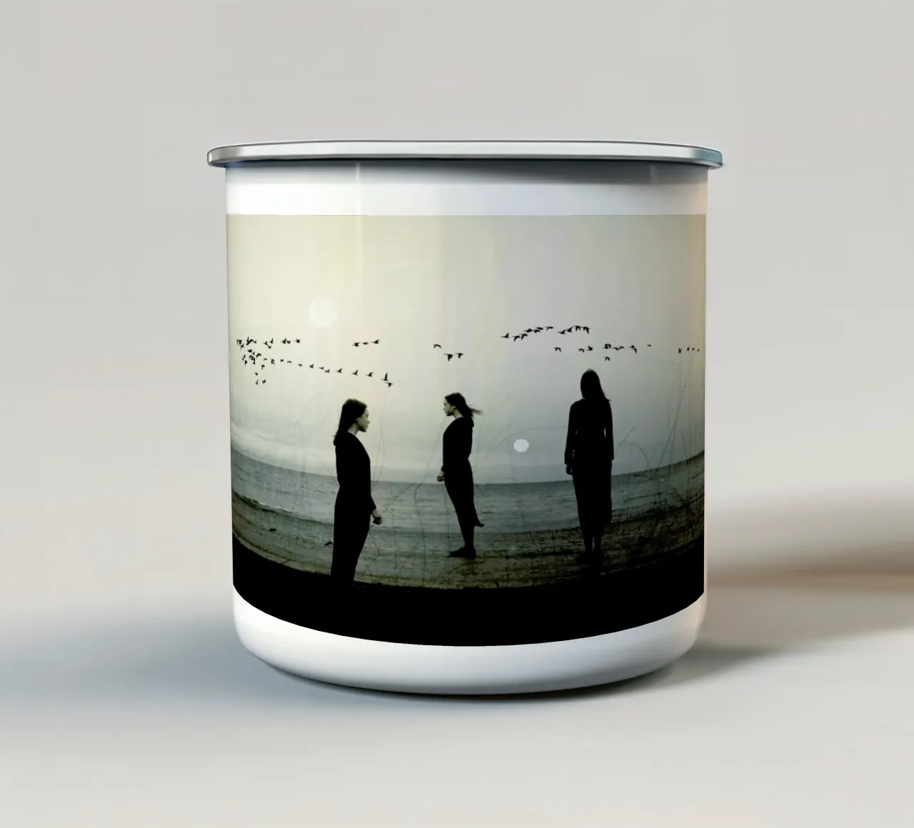 Dream State – II tazza in smalto da Elisabeth Fredriksson
