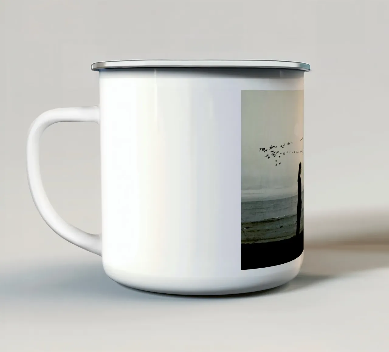 Dream State – II tazza in smalto da Elisabeth Fredriksson
