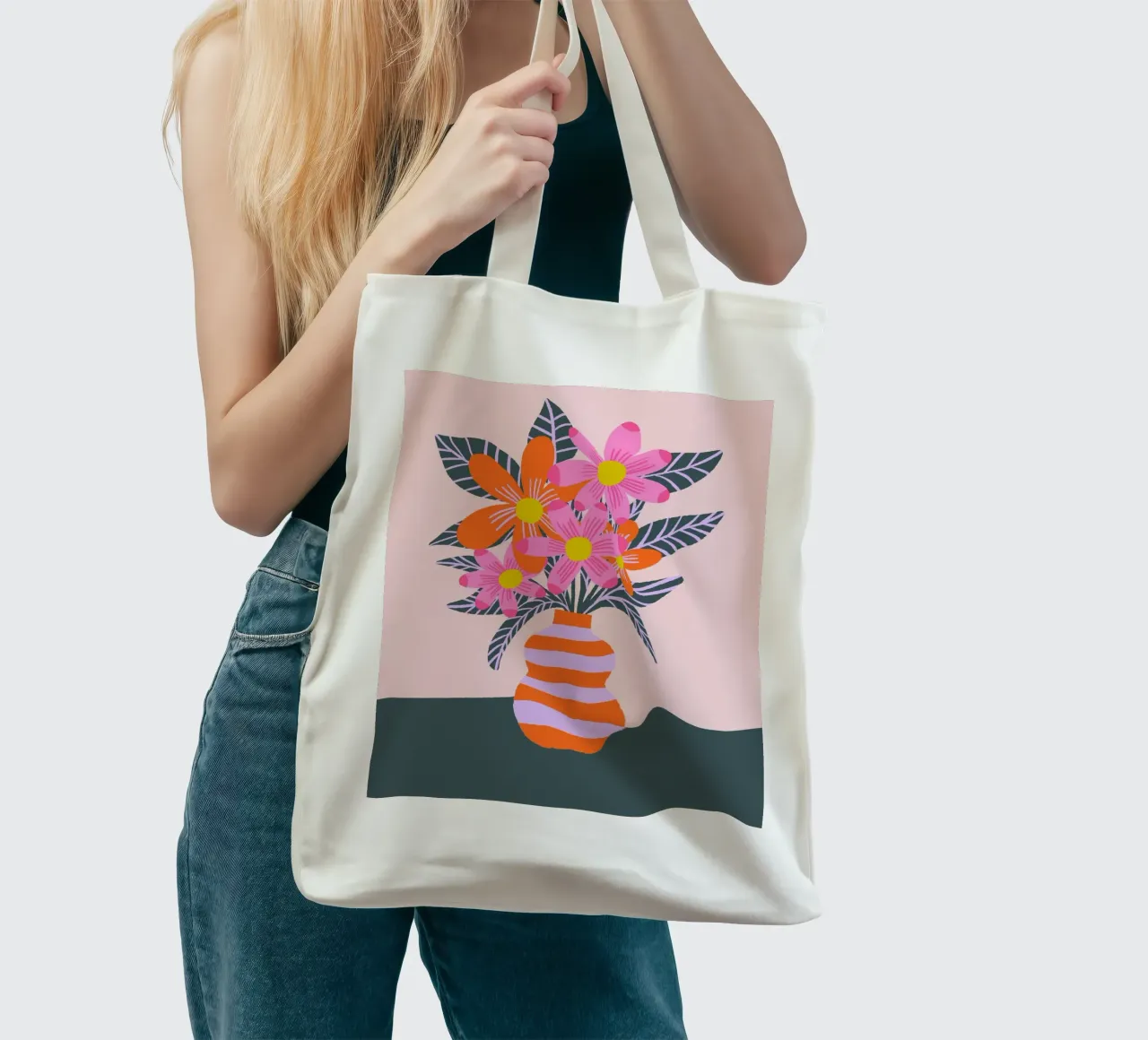 Fiori colorati in un vaso borsa in juta da Wackapacka