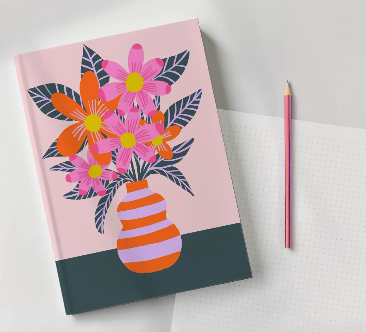 Fiori colorati in un vaso diario da Wackapacka