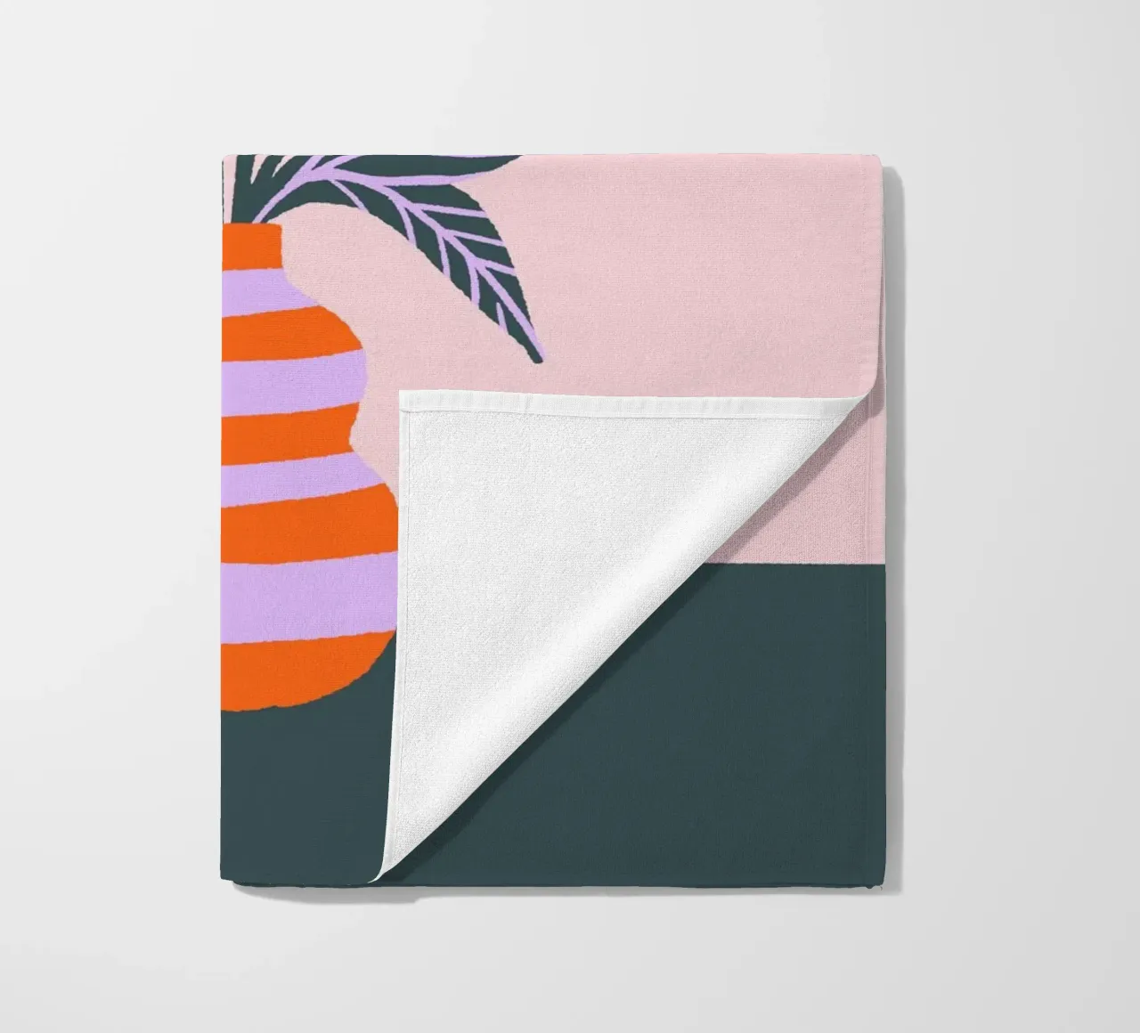 Fiori colorati in un vaso telo mare da Wackapacka