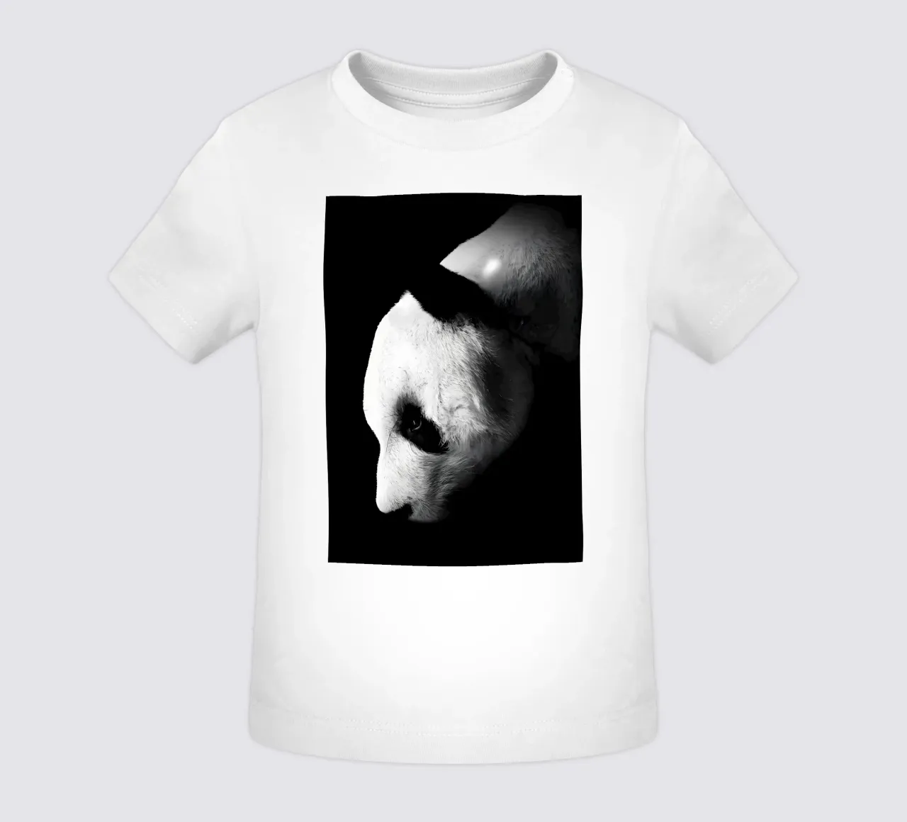 Immagine Panda in chiave Low Key maglietta neonato da James M Coyle