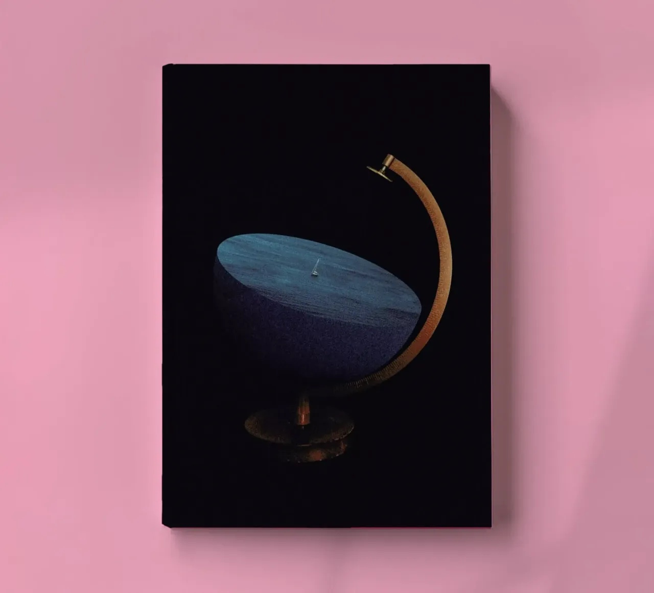 Semi Round Earth notebook by Maarten Léon