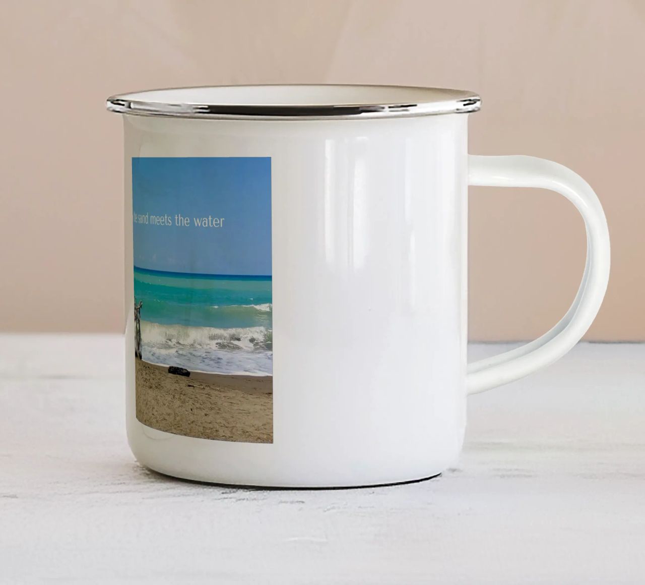 You can find me where the sand meets the water tazza in smalto da Happy 😃 Art 🎨 by Christine Schnoell