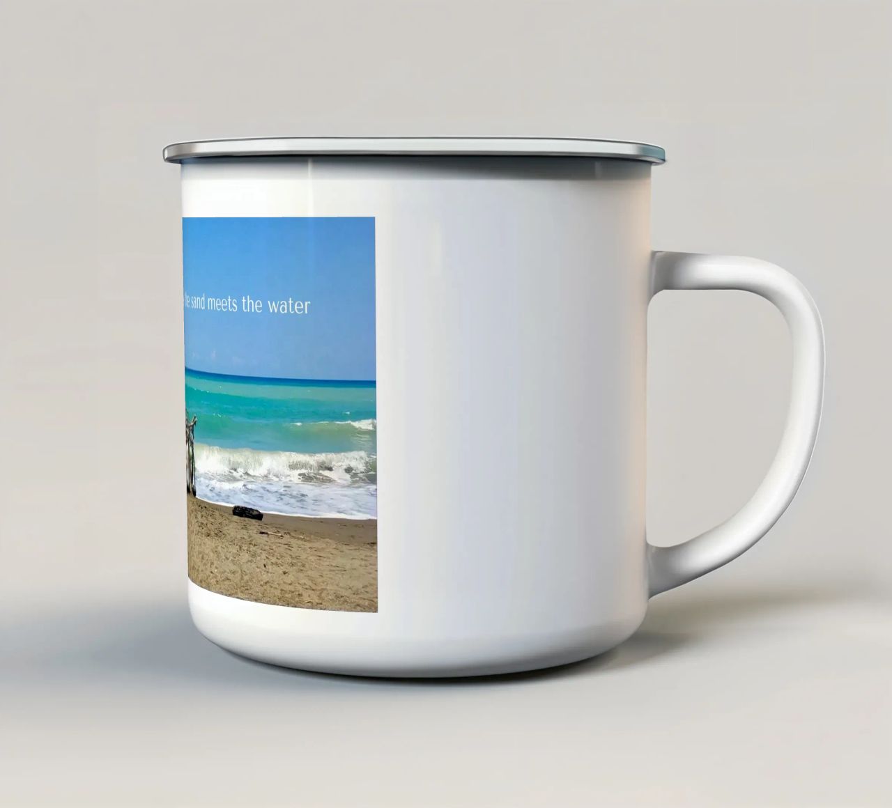 You can find me where the sand meets the water tazza in smalto da Happy 😃 Art 🎨 by Christine Schnoell
