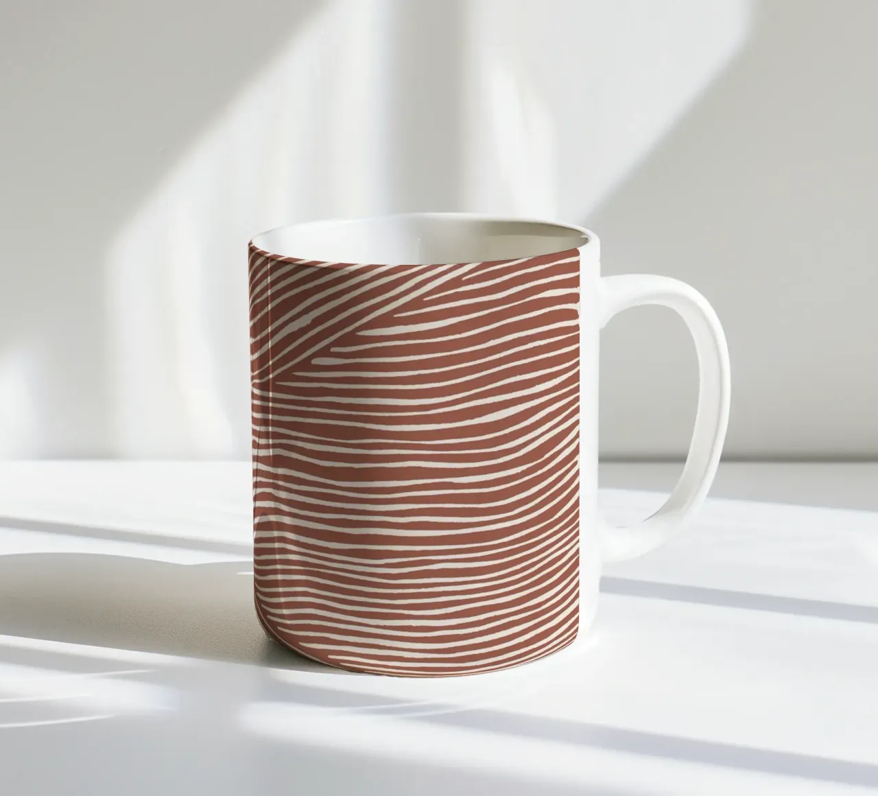 Terracotta linocut stripes tazza in ceramica da NouveauPrints
