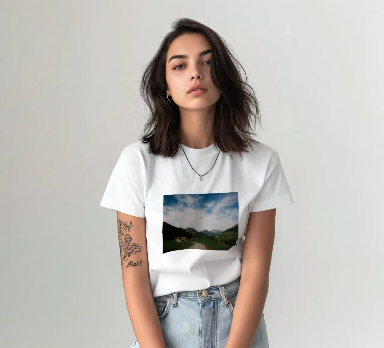 Floating Above the Valley – Swiss Spring Serenity t-shirt da FujiSwiss