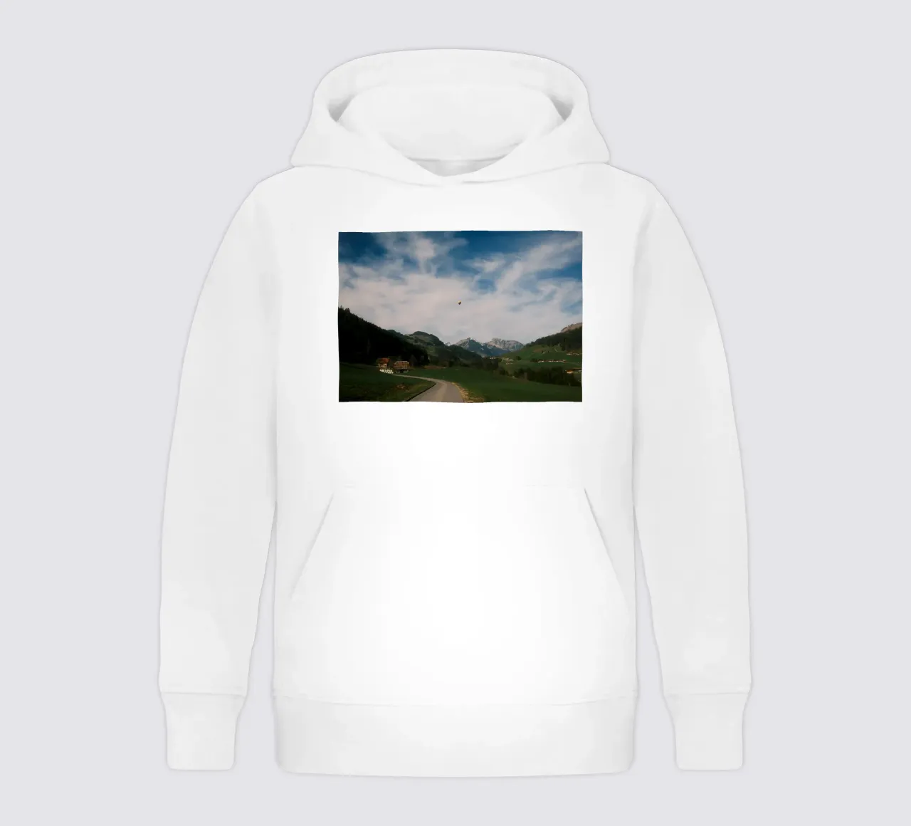 Floating Above the Valley – Swiss Spring Serenity felpa bambino con cappuccio da FujiSwiss