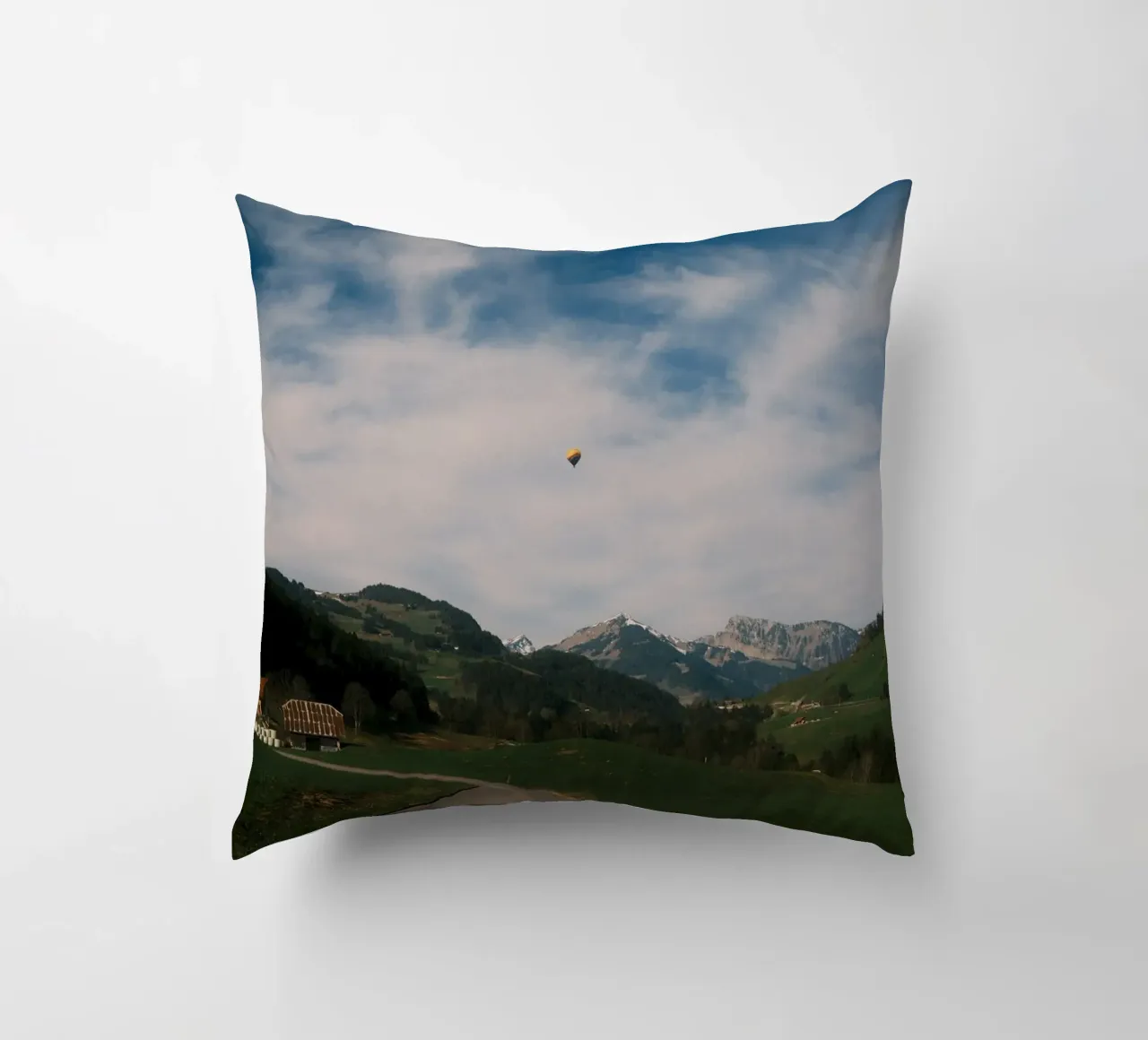 Floating Above the Valley – Swiss Spring Serenity cuscino da FujiSwiss