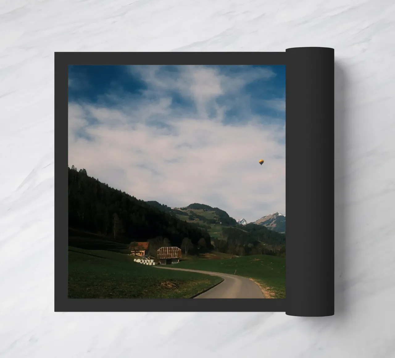 Floating Above the Valley – Swiss Spring Serenity zerbino da FujiSwiss