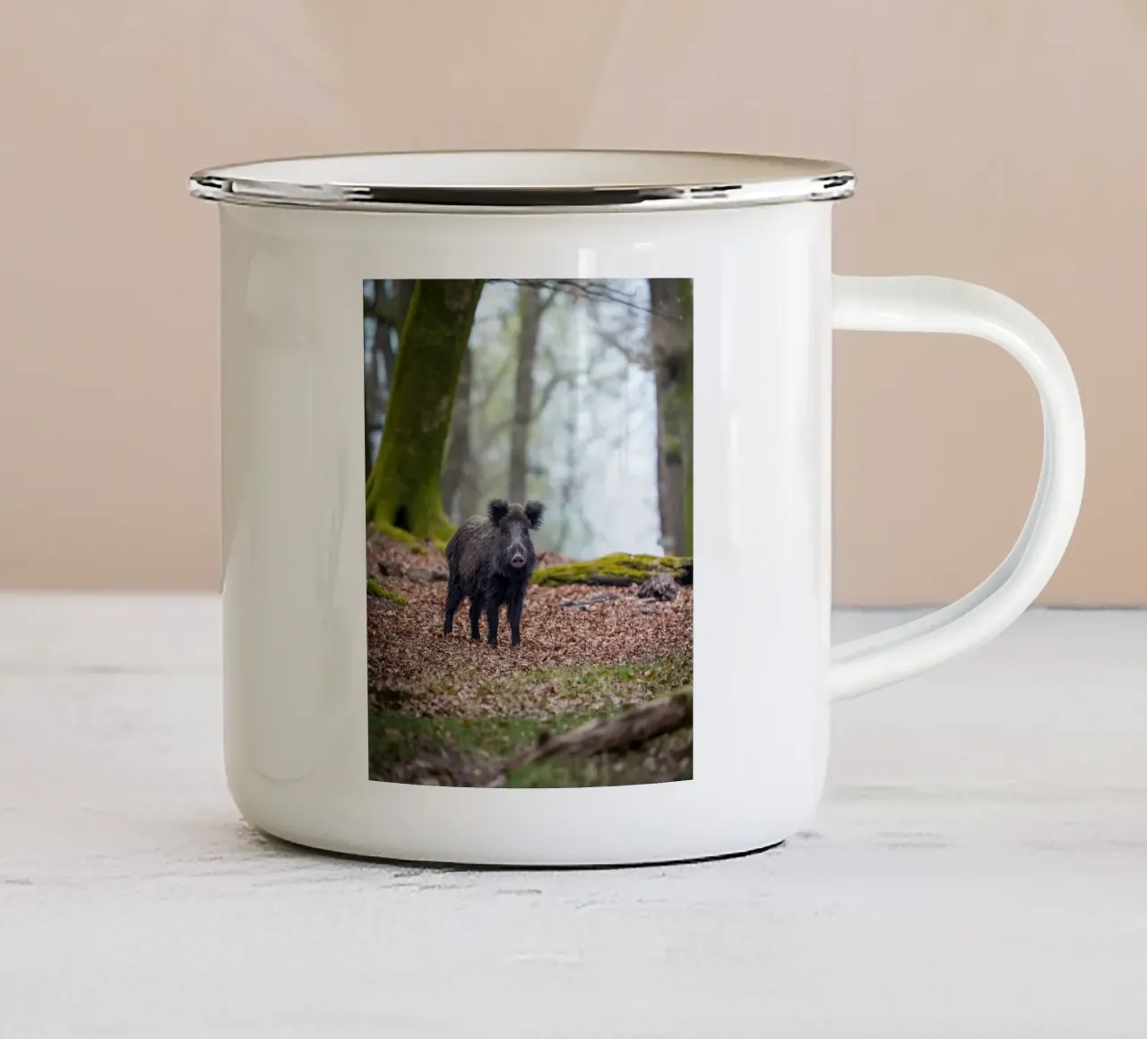 Cinghiale nella foresta tazza in smalto da Tom's Wildlife