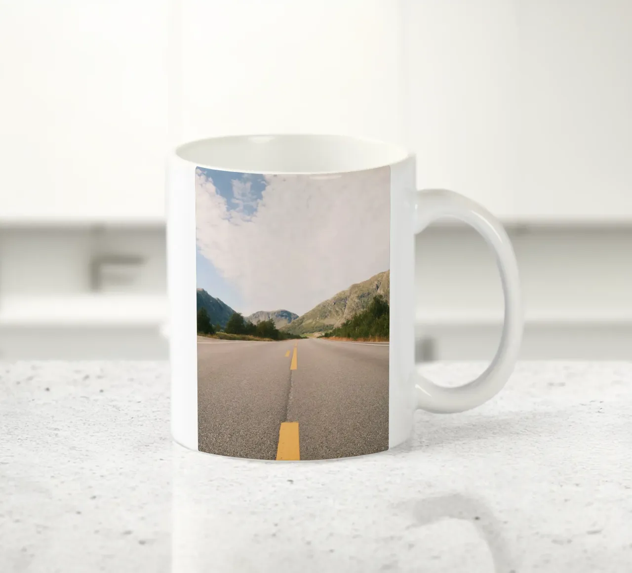 Endless Road – Norwegian Serenity tazza in ceramica da FujiPrints