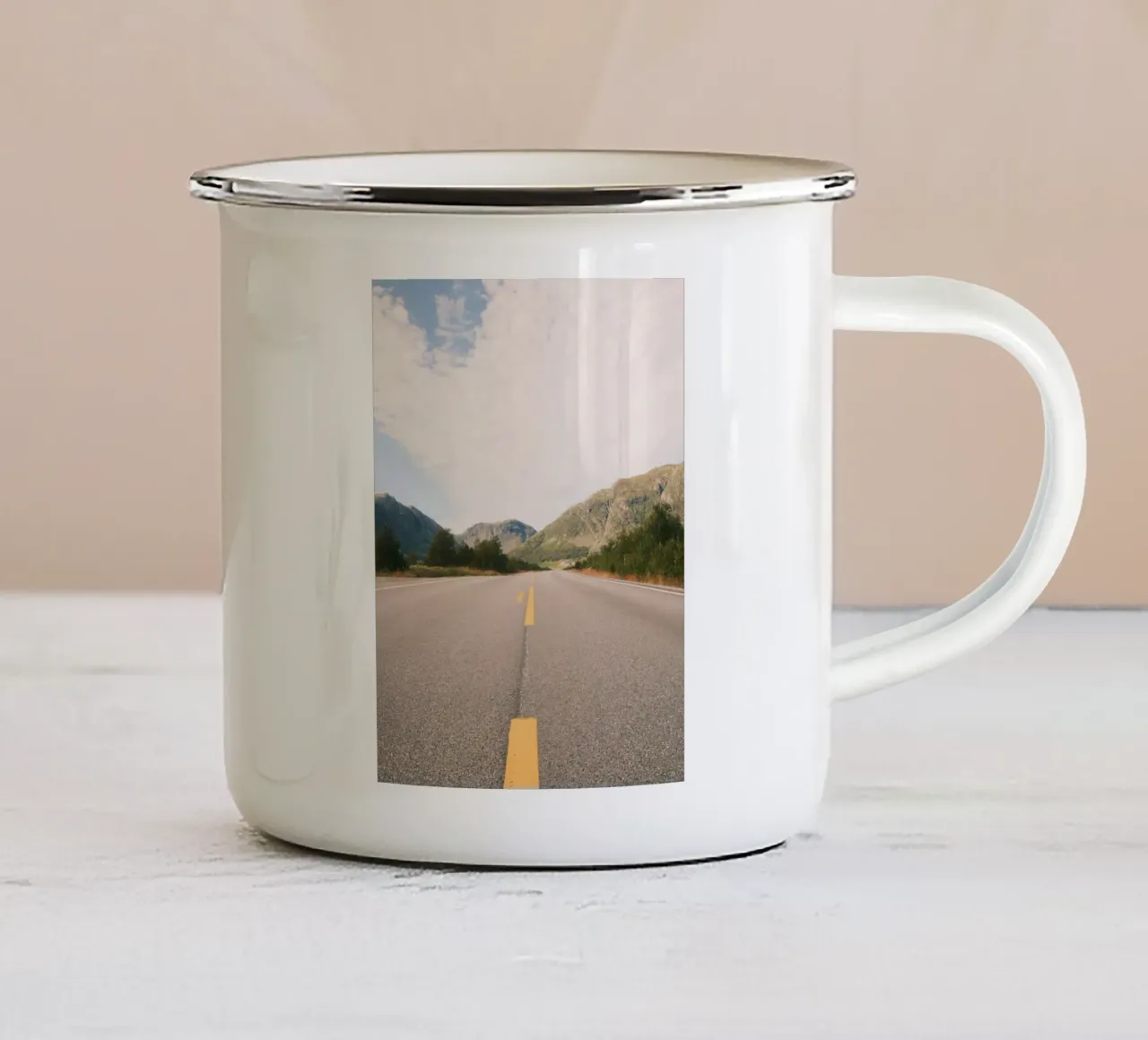 Endless Road – Norwegian Serenity tazza in smalto da FujiPrints