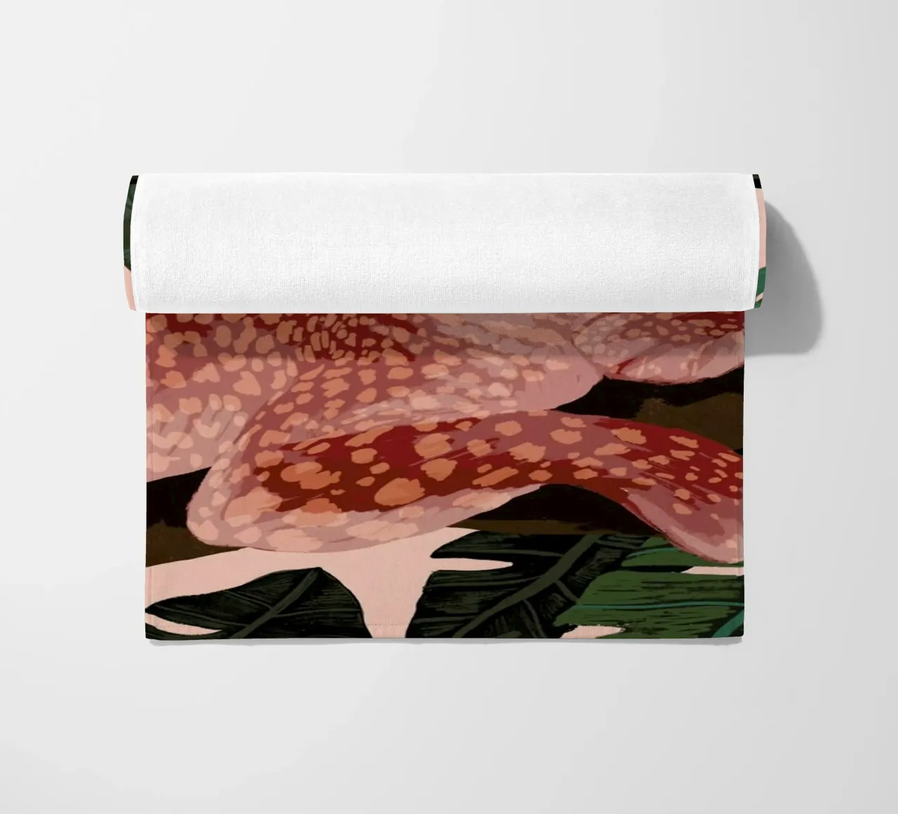 Golden Panter beach towel by Goed Blauw