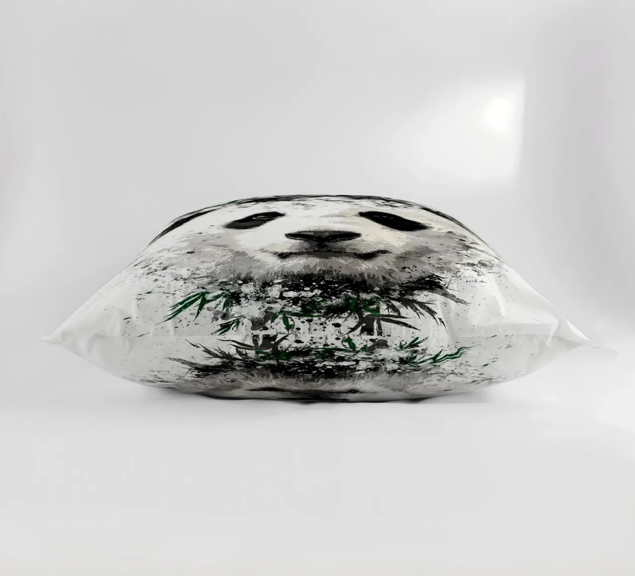 Panda con bambù verde cuscino da James M Coyle