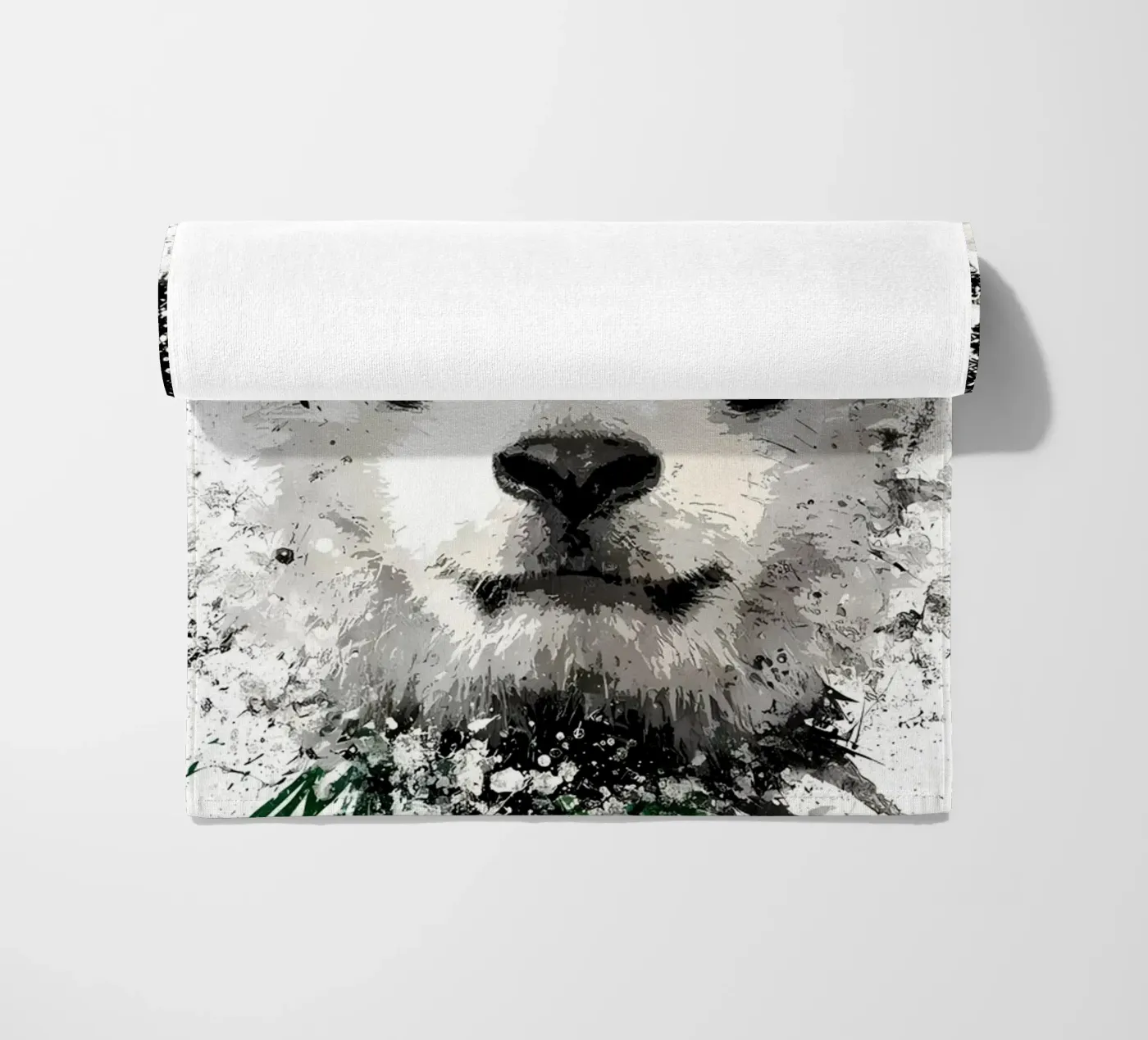 Panda with green bamboo telo mare da James M Coyle