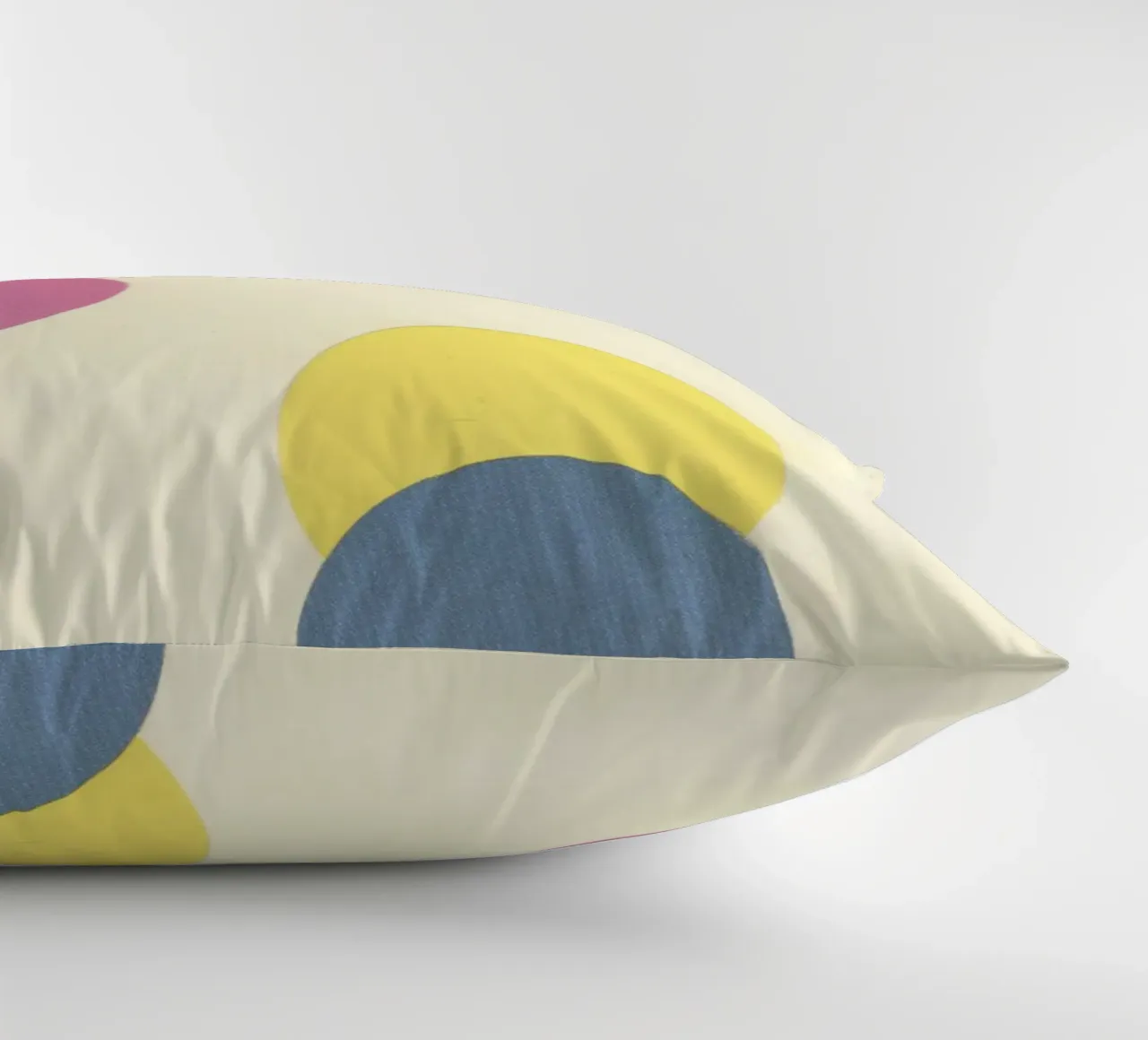 Immersione in alto cuscino da Cassia Beck Collage