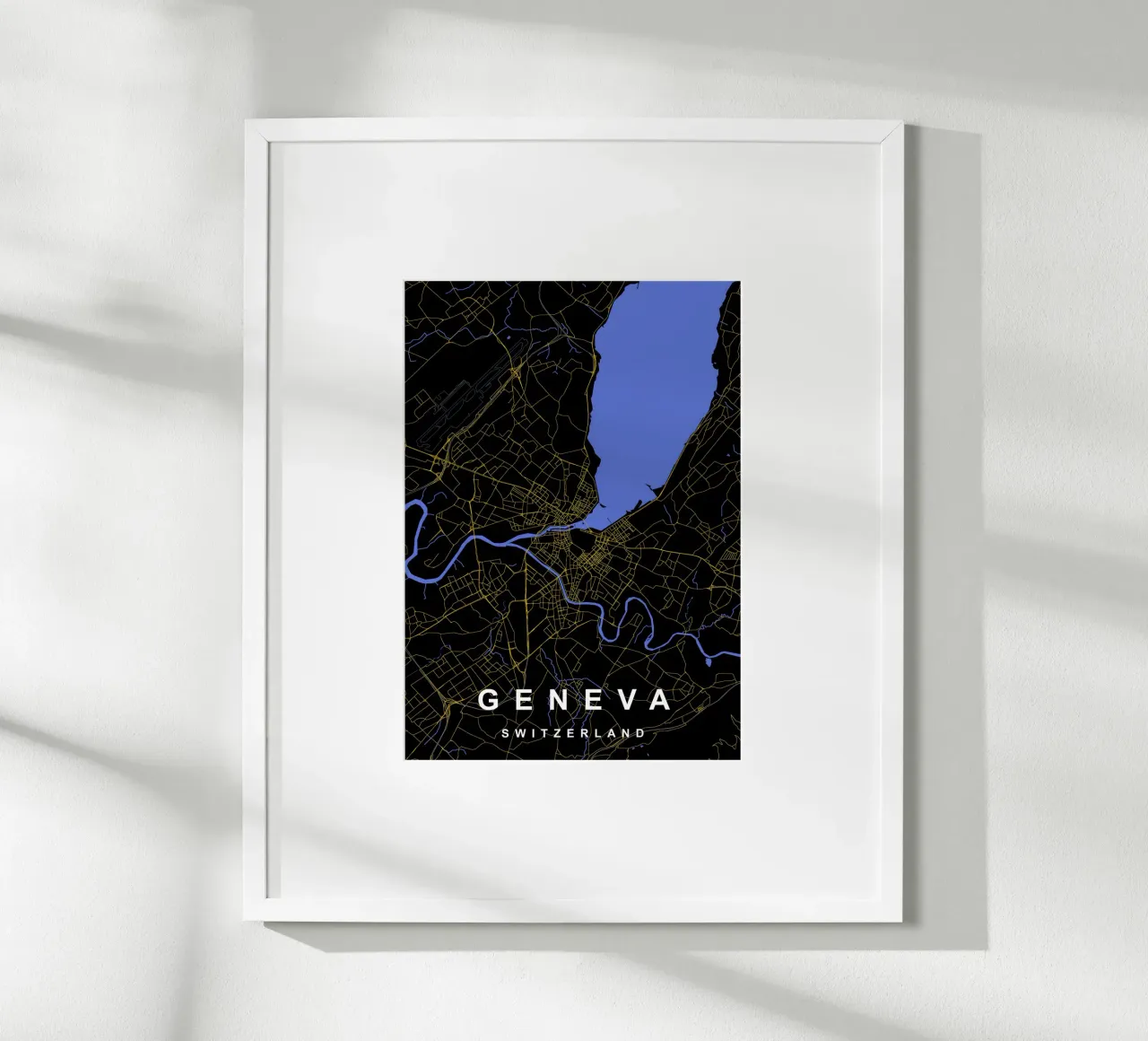Mappa della città di Ginevra Svizzera Nero e Oro poster con telaio in alluminio da Cartographers Library