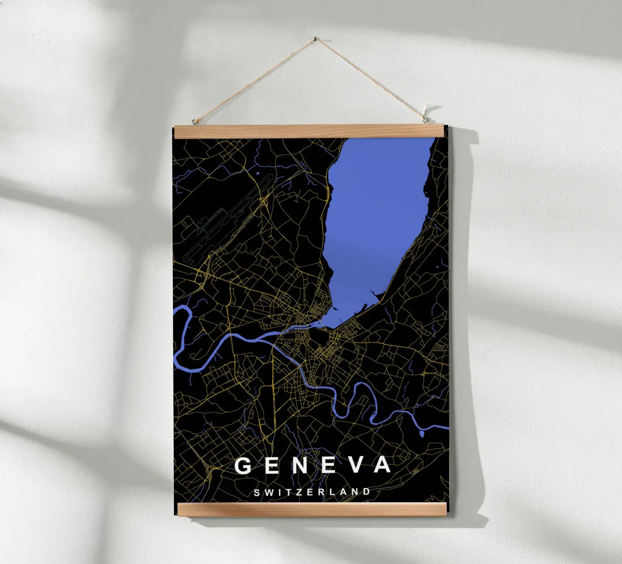 Mappa della città di Ginevra Svizzera Nero e Oro poster con telaio in alluminio da Cartographers Library