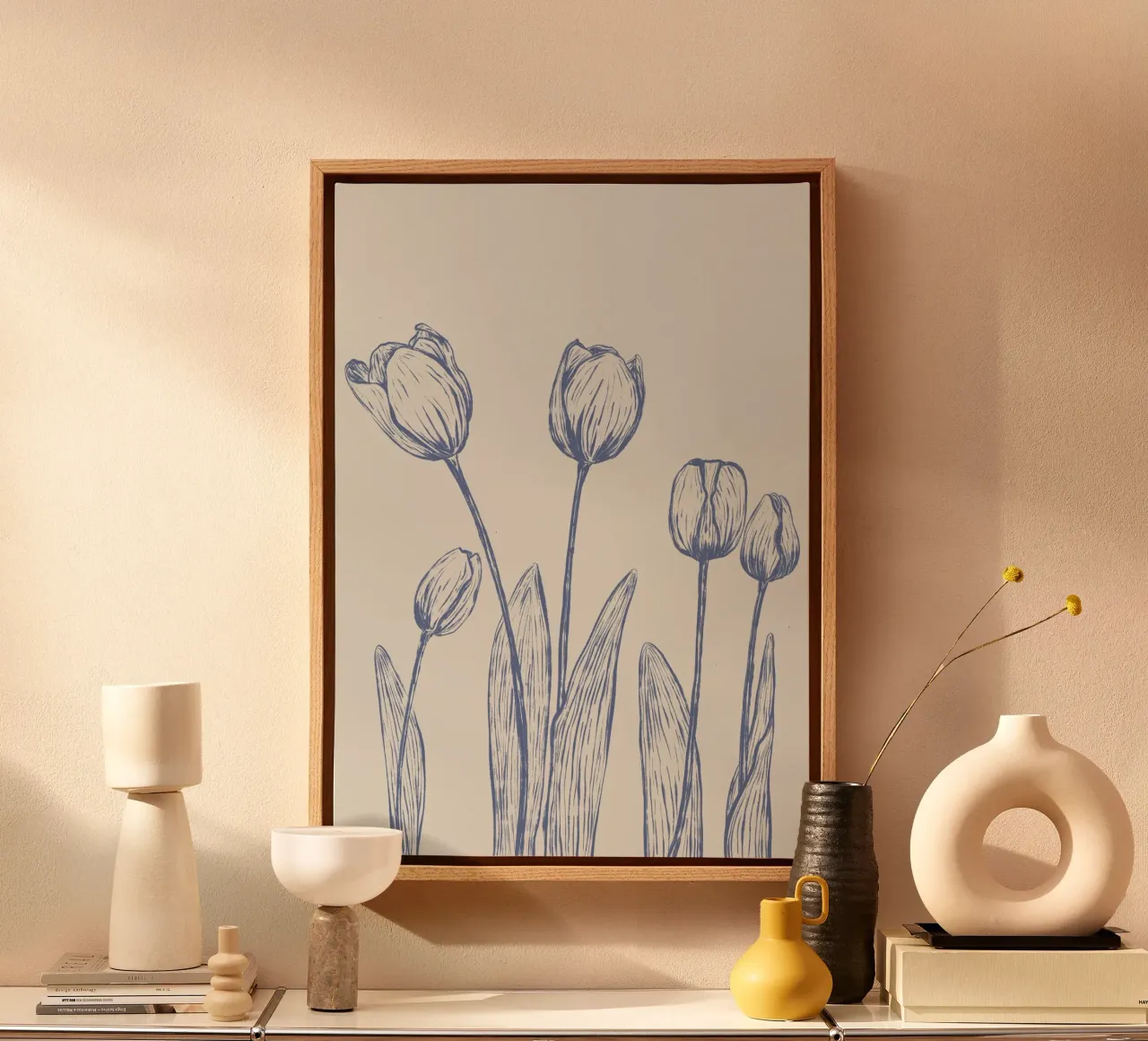 Blaue Tulpen auf beigem Hintergrund. Leinwand mit Schattenfugenrahmen von Sixmai