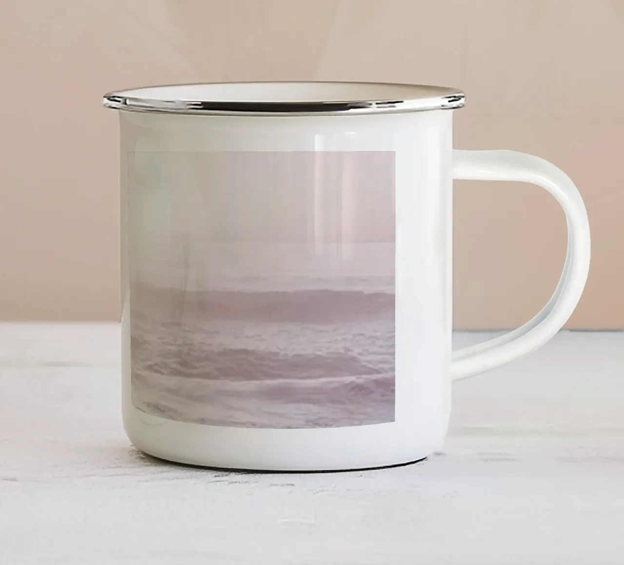 Sunset Halfmoon Bay tazza in smalto da Monika Strigel