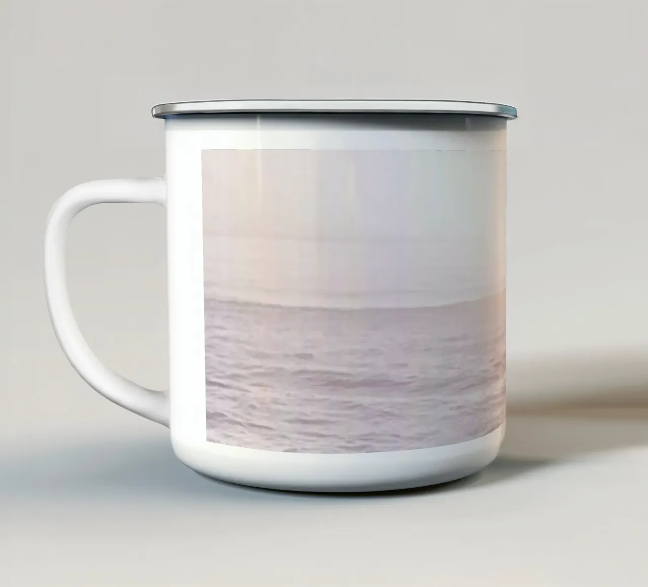 Sunset Halfmoon Bay tazza in smalto da Monika Strigel